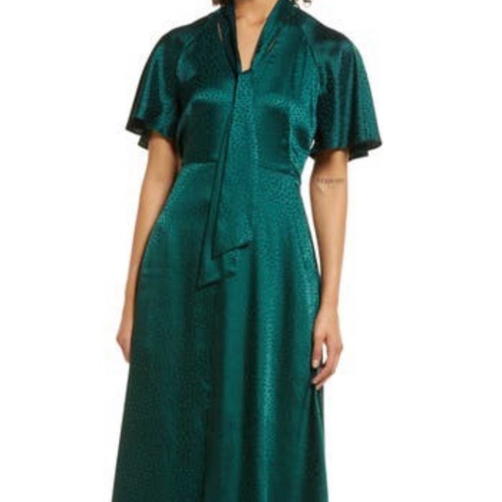 Julia Jordan emerald green midi dress